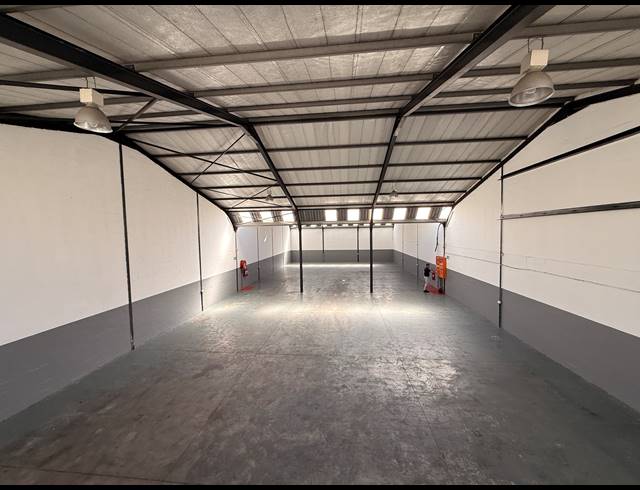 660M² WAREHOUSE TO LET IN PAROW INDUSTRIAL